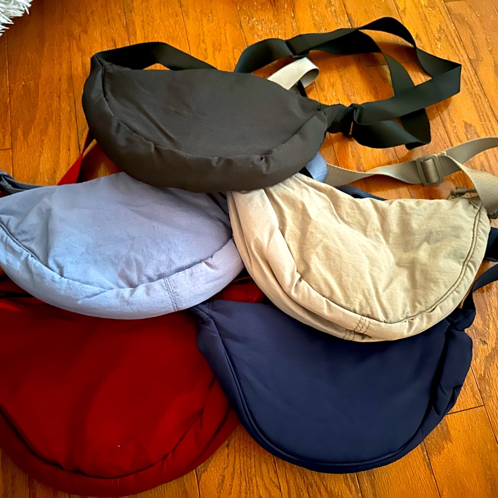 Set of five Crossbody bags